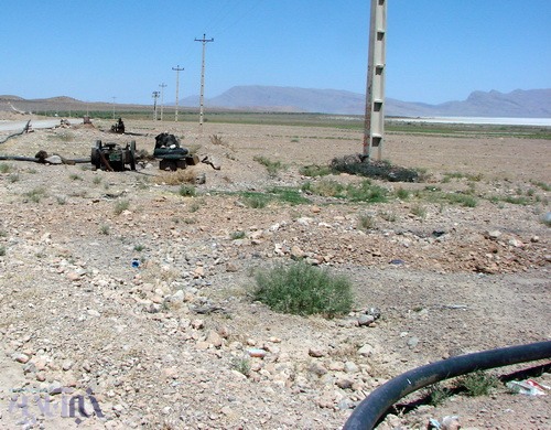 چاه های غیر مجاز در منطقه خانه کت (حاشیه جنوبی دریاچه بختگان) - 30 مرداد 1392