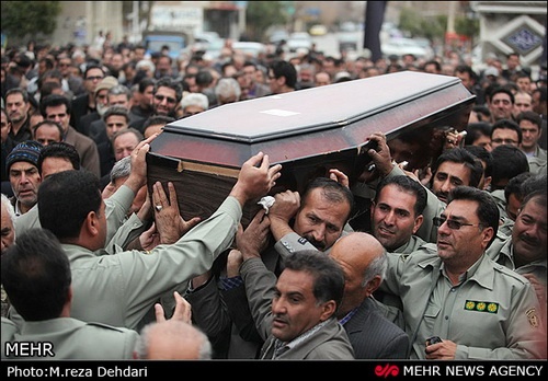 مراسم آخرین وداع مردمی با سید حسام حسینی