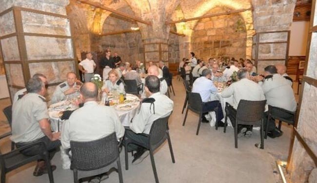 این تصویر مربوط به مهمانی شام ارتش صهیونیستی زیر مسجد الاقصی است!