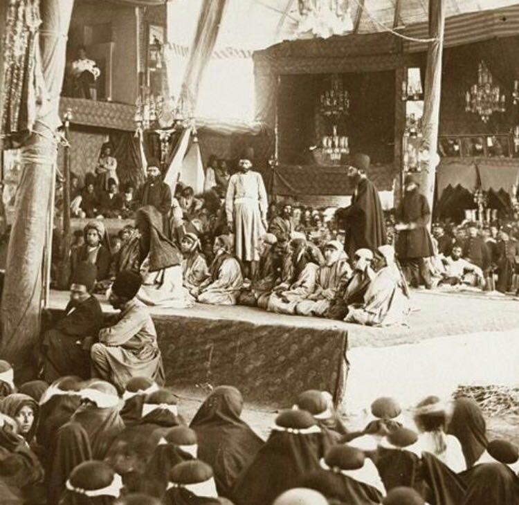 عکسی از یک مجلس تعریه‌ خوانی در دوره‌ی قاجار