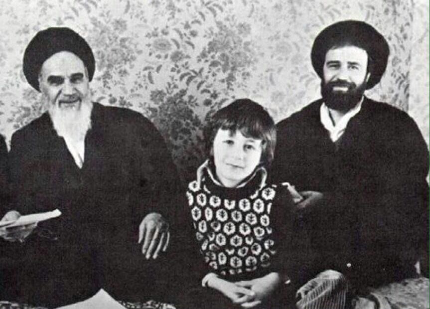 تصویر کمتر دیده شده از کودکی سید حسن در کنار امام خمینی