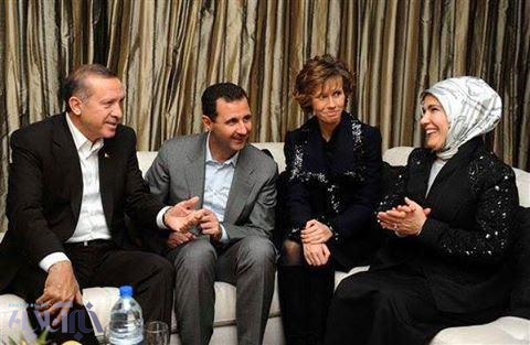 عکسی از روزگاران خوش گذشته/ اسد و اردوغان به همراه همسرانشان د رکنار هم شاد و خندان
