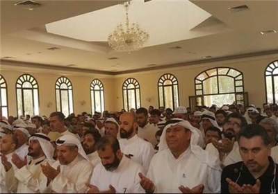 نماز جمعه مشترک توسط شیعیان و اهل تسنن با حضور امیر کویت / عکس
