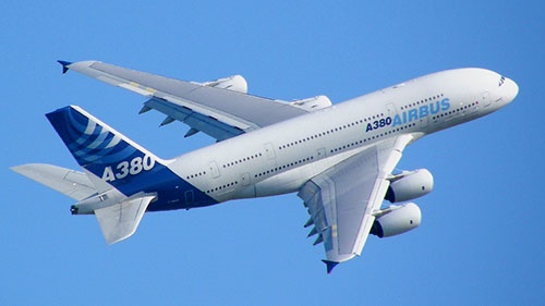 16 1 25 131233Airbus A380 blue sky