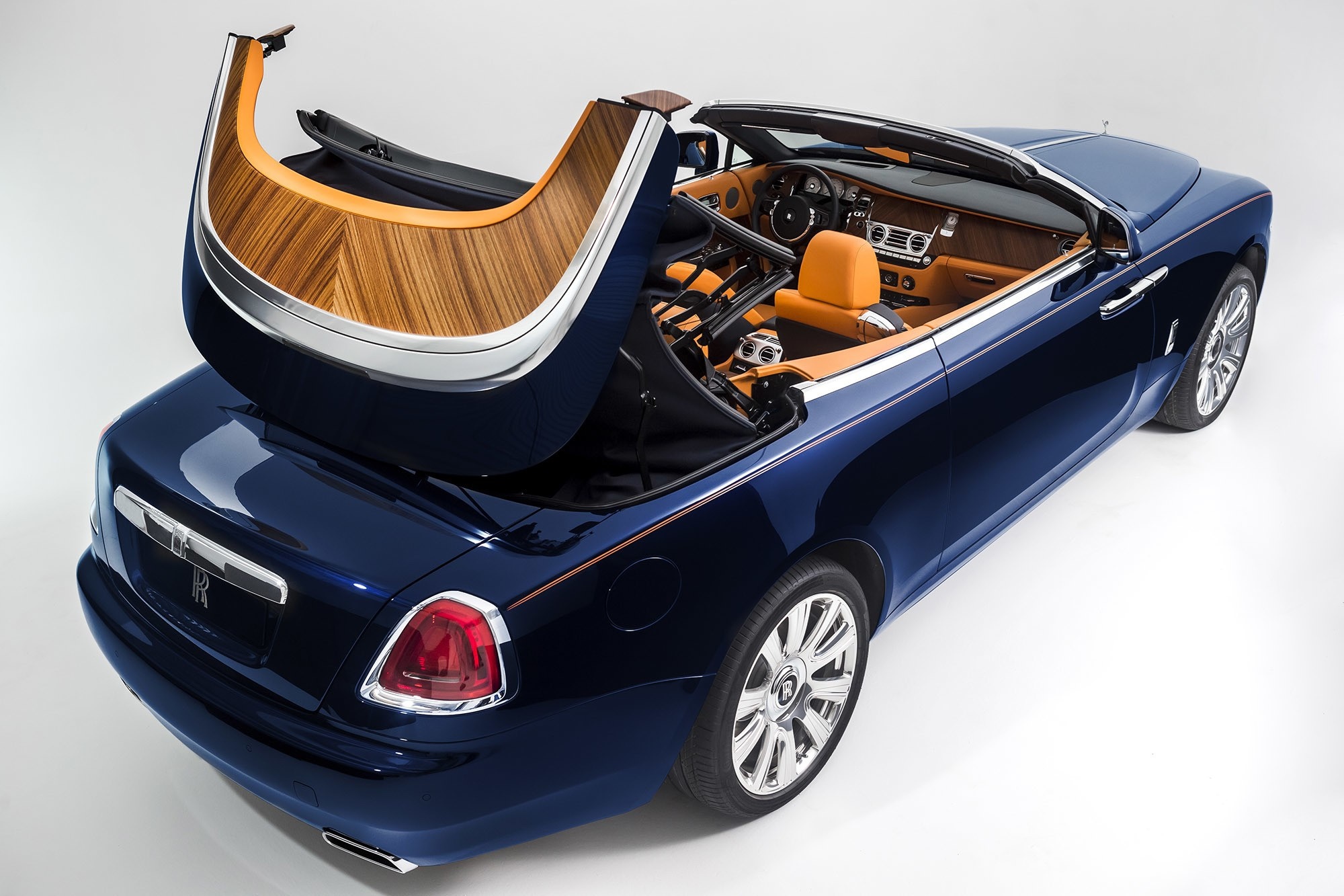 16 5 27 1231492016 rolls royce dawn makes full debut steals the show for s class cabriolet photo gallery 10