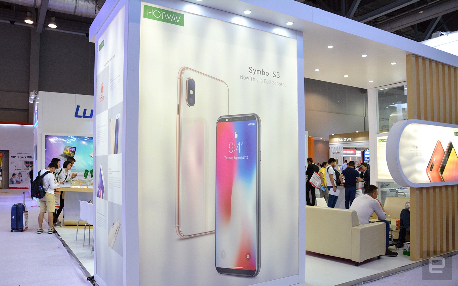 17 10 22 82815kirf iphone x notch hah dat booth 1