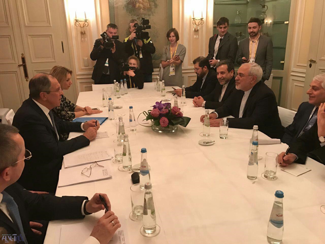 عکس | دیدار وزرای خارجه ایران و روسیه در حاشیه کنفرانس مونیخ