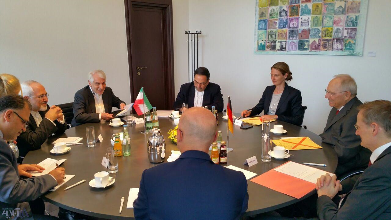 عکس | دیدار ظریف با وزیر دارایی آلمان
