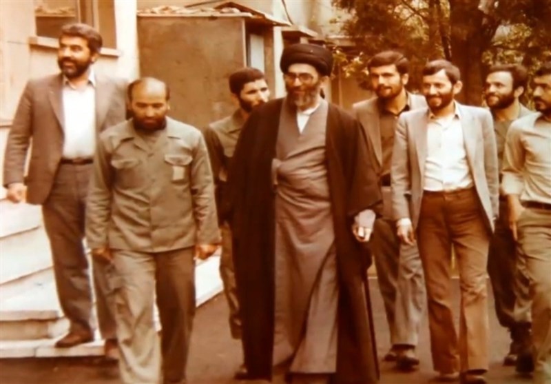 تصویری از آیت‌الله خامنه‌ای در دوران ریاست جمهوری‌