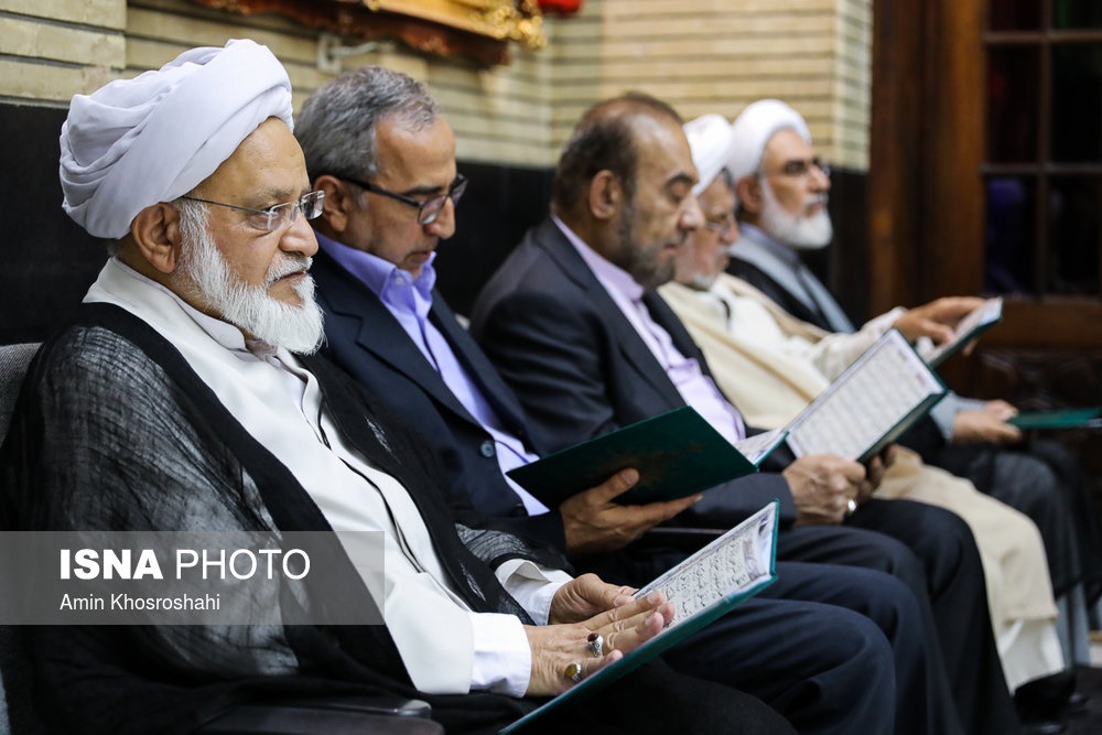 غلامرضا مصباحی مقدم عضو جامعه روحانیت در مراسم ترحیم مادر محتشمی پور