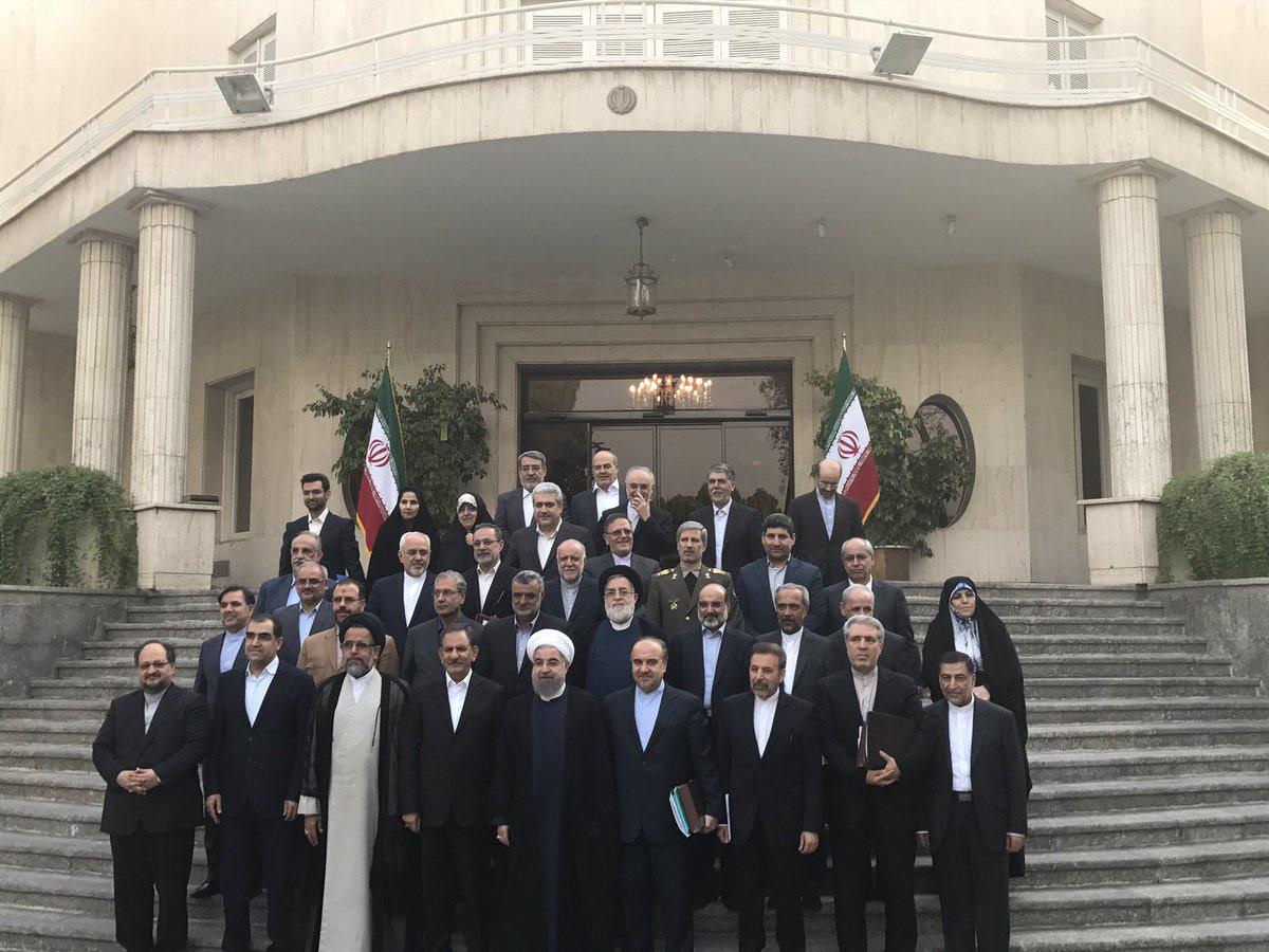 عکس| اولین عکس دست جمعی دولت دوم روحانی