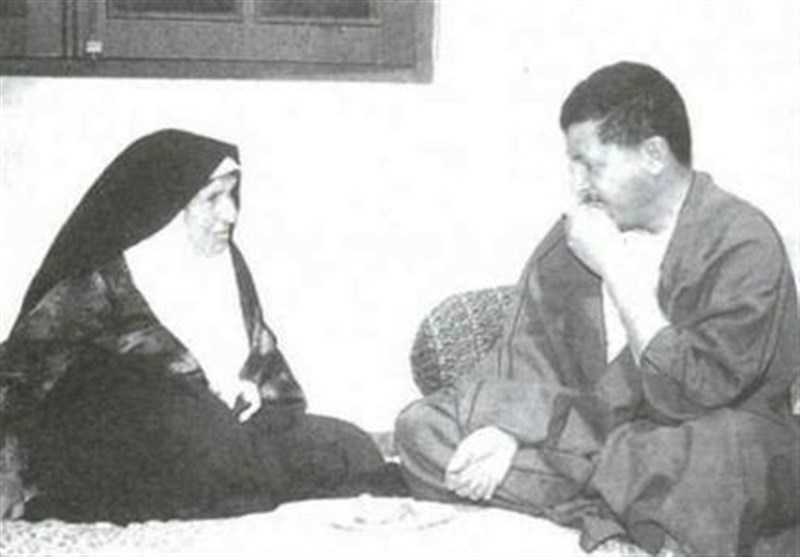 تصویری کمتر دیده شده از مرحوم هاشمی رفسنجانی در کنار مادر