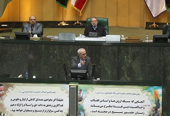 ظریف در حلقه نمایندگان مجلس/مواجهه آقای وزیر با منتقدانش در خانه ملت