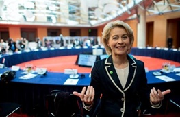 اولین وزیر دفاع زن آلمان، جذابیت ها و قدرت صدراعظم شدن را داراست