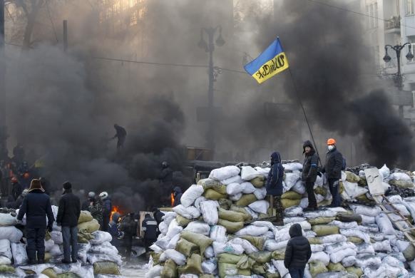 معترضان اوکراینی ساختمان‌های دولتی را اشغال کردند
