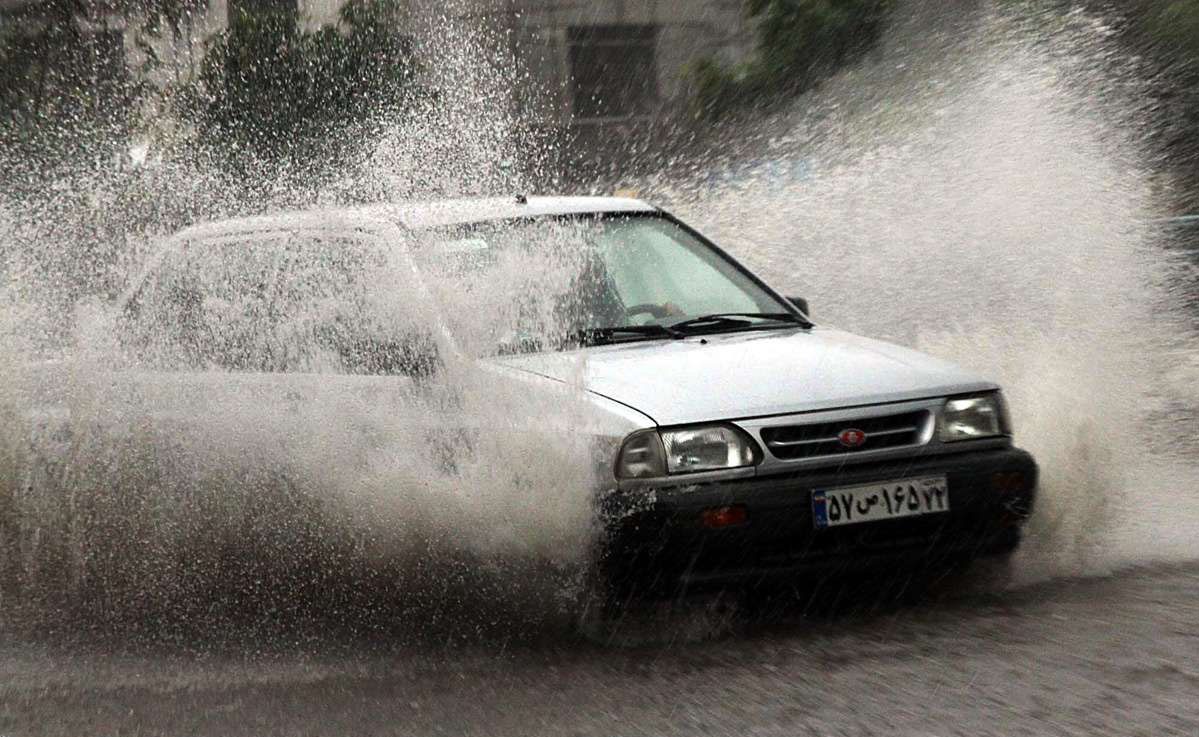 بارش شدید باران در نوشهر و رشت