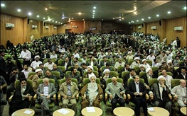 احمدی نژاد، غایب بزرگ همایش اصولگرایان/ چه طیف هایی پای سخنان آیت الله مصباح نشستند؟