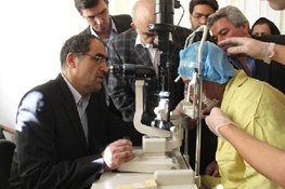 تشخیص وزیر بهداشت پس از معاینه چشم قربانی اسیدپاشی: چشم راست از بین رفته