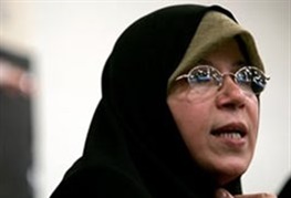 فائزه هاشمی: برخی با ایجاد روند فرسایشی در کشور نمی‌خواهند دولت روحانی کار خاصی کند