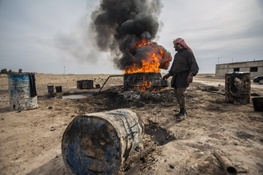 درآمد بالای داعش از فروش نفت و برق