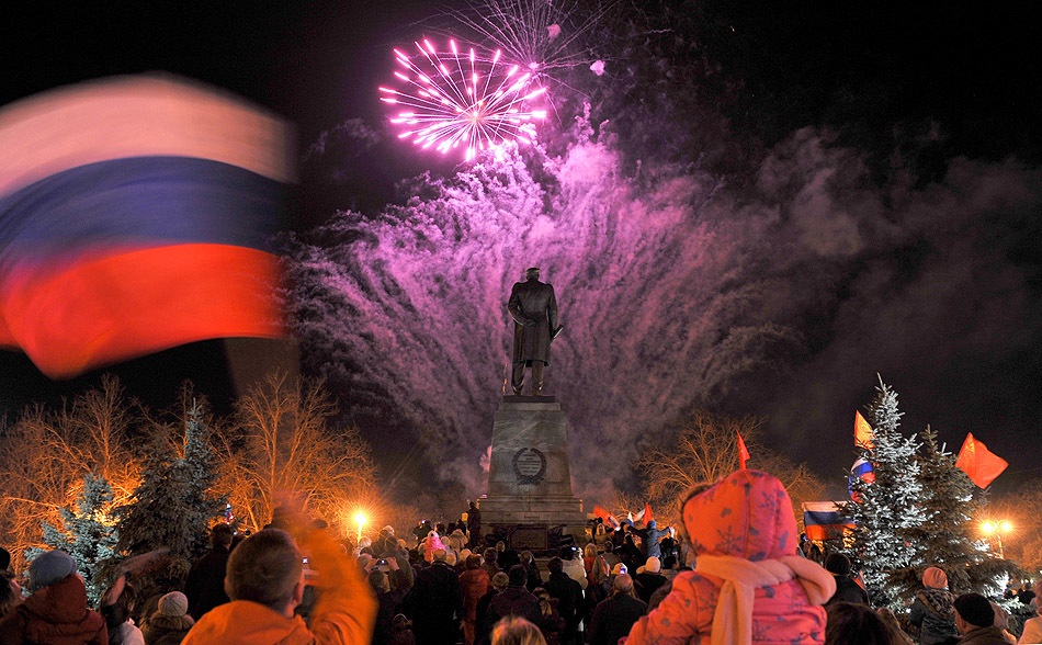 مردم کریمه الحاق به روسیه را جشن گرفتند