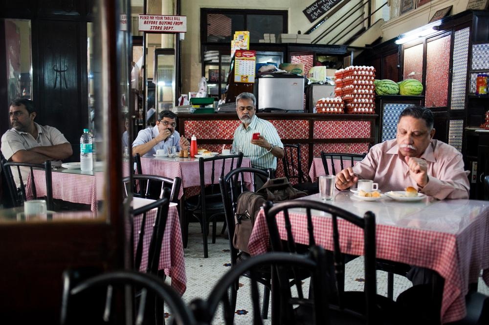 عکس‌های الجزیره از کافه‌های ایرانی در بمبئی