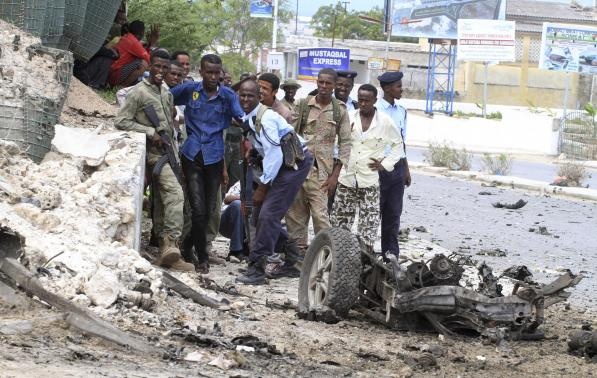 تصاویری از انفجار مهیب در نزدیکی پارلمان سومالی