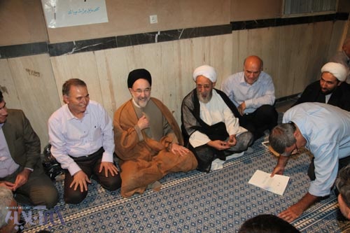 دیدار سید محمد خاتمی با جمعی از ایثارگران در حسینه جماران