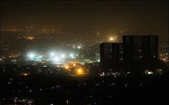 گرد و غبار دوشنبه شب در آسمان تهران