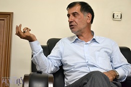 باهنر:دوران ما دوران نرمش قهرمانانه است/واقعا از وزرای احمدی‌نژاد یکی‌شان هم به‌درد نمی‌خورد؟