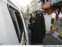 پیش بینی انصارحزب الله:سرنوشت احمدی نژادی، روحانی را تهدید می کند/روحانی محتاج ون و پاسبان خواهد شد