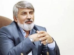 عضو موتلفه: احمدی نژاد از مردم عذرخواهی کند/ اصلاح طلبان می خواهند از او لولو خورخوره بتراشند