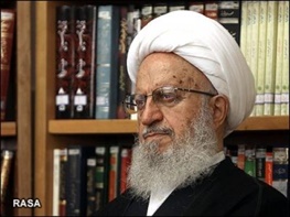 توصیه آیت الله مکارم شیرازی به سیاسیون: باید دست به دست هم داد، موقع جناح بازی و حزب بازی نیست