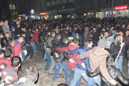 شهروندان ترکیه شکست داعش در کوبانی را جشن گرفتند