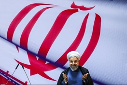 روحانی: نقش روحانیت و دانشگاه ها در انقلاب اسلامی ممتاز بود/هیچ چیز با شعار درست نمی شود