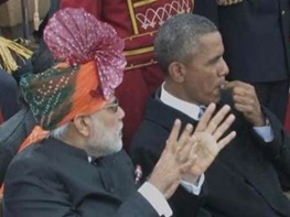 وقتی اوباما مانند پسر بجه ها شیطنت می کند/ از آدمس جویدن تا لجبازی به تشریفات هندی!