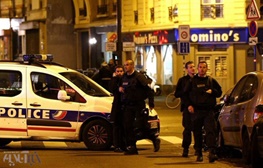 خبر فوری/ آمار قربانیان حملات پاریس تا این لحظه/42 کشته 100 نفر گروگان/خوشحالی حامیان داعش
