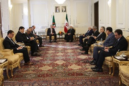 روحانی: بخشهای خصوصی ایران و الجزایر برای گسترش سطح مناسبات اقتصادی دوکشور تلاش بیشتری کنند