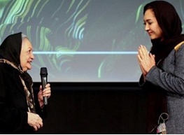 نیکی کریمی از اولین زن فیلمساز ایرانی تقدیر کرد