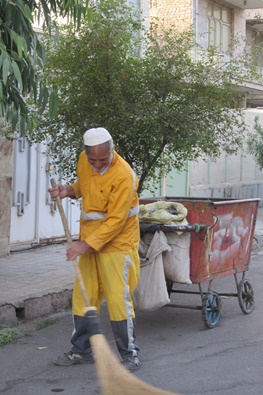 تهرانی ها۱۰ هزار تن زباله در شب یلدا تولید کردند / 15 هزار رفتگر شب یلدا را دور از خانواده گذراندند