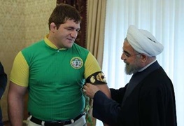 روحانی: باید ورزش همگانی را در جامعه بیش از پیش تشویق کنیم/ قهرمانان موجب نشاط و غرور مردم هستند