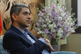 توضیحات وزیر اقتصاد درباره نرخ سود/طیب نیا:تلاش برای کاهش تورم یک باید برای اقتصاد ایران است