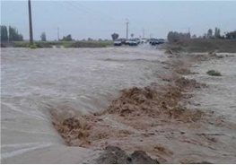 نجات سرنشینان 60 خودرو از سیلاب در کلات