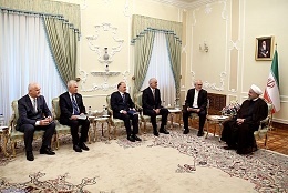 روحانی : ایران از ارتقای سطح روابط تهران - باکو در همه زمینه‌ها استقبال می‌کند