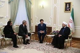دعوت از روحانی برای سفر به رم/ توسعه همکاری های منطقه ای، اقتصادی و بین المللی ایران و ایتالیا
