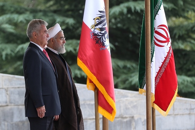 رییس جمهور اتریش اینگونه مورد استقبال روحانی قرار گرفت