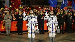 چینی‌ها بار دیگر انسان به فضا فرستادند/سومین کشور پس از آمریکا و روسیه