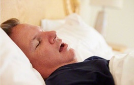 ضرر خوابیدن با دهان باز برای دندان‌ها به اندازه نوشابه‌های گازدار!/محققان هشدار دادند