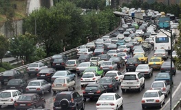 آخرین وضعیت ترافیک/ جاده های شمالی همچنان پرترافیک؛ بارش برف در اصفهان و مرکزی