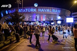 افزایش تلفات حمله به فرودگاه آتاتورک به ۲۸ نفر/حداقل ۶۰ زخمی